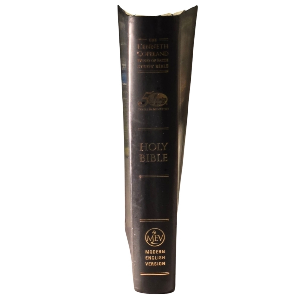 The Kenneth Copeland Word Of Faith Study Bible Modern English Version Leather - Picture 3 of 10